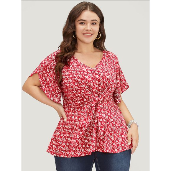 BloomChic Tops - #084 - NWT Bloomchic Raspberry Ditsy Floral Split Petal Tie Front Blouse Large